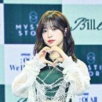 <b>빌리</b> 하루나, '거주지 무단 침입' 피해로 활동 중단.."심리적...