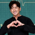 한밤중 깜짝 '결혼 발표'…"오랜 시간 알고 지낸 <b>소중</b>한 인연"