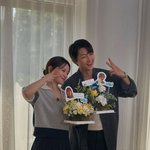 천우희·송중기, <b>미소</b> 가득한 투샷 공개…기대감에 '들썩'