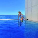 김완선, 56세라니..절대 안 믿기는 <b>군살</b> 제로 수영복 몸매