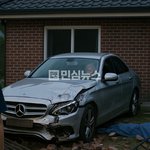 80대, 단독주택 담장 뚫고 돌진…<b>마당</b>에 있던 10대 여성 사망