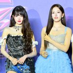 아이브 안유진·장원영, 여신룩 vs 썸머룩…173cm 키에 빛나는...