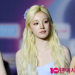 아이들 우기, 인사하는 금발 인형[TEN포토+]