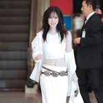 올화이트 코디로 등장한 윈터, <b>천사</b> 그 자체야