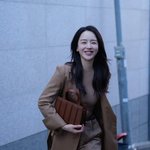 신혜선, <b>폭염</b> 속 가을 먼저 맞았다‥올브라운 오피스룩