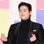 "ㅇㅈㅇ 저 아니에요, 전화 그만"…'<b>입막음</b> 800만원' 오해에...