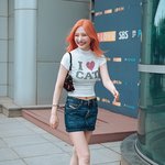 레드<b>벨벳</b> 크러쉬 조이, 신나는 발걸음
