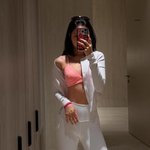 [어케생각해] 손나은, 탄탄한 복근..군살 1도 없는 <b>슬림핏</b> '시선...