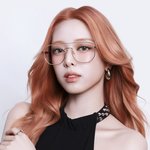 <b>유나</b> 첫 안경광고