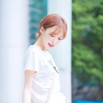 ‘와니와니 멋진 포즈’ (웬디의 영스트리트 출근길) [<b>HD</b>포토]