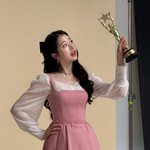 "독보적 유전자" '장원영 언니' 장다아, <b>한도</b>초과 미모 '시선집중'