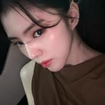 한소희, <b>AI</b>보다 예쁜 여신 비주얼..완벽 V라인에 베이겠네