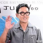 하정우, '댓글 논란' 무색한 함박미소...이제 와인 출시에 집중...