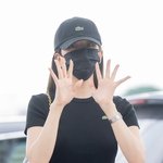 [현장포토] "깨<b>발랄</b> 시퀀스"...안유진, 안댕댕 인사