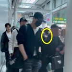 [POP이슈]“‘전참시’ 출연 매니저에 맞아” 제<b>베원</b>, 공항 과잉 경호...