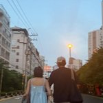 김지민김준호, 부부 된 뒤 첫 <b>팔짱</b> 데이트…"신혼의 행복이 물씬"