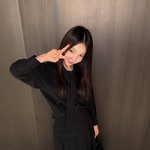 박진주, 블랙 <b>셋업</b>으로 결혼식 패션 정석 찍었다