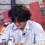 최정훈 녹화 중 홀딱 젖었다…깜짝 요가 실력(<b>불후</b>)[결정적장면]