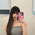 '의상 논란' 장원영, 거울 앞 여신 미모 '반짝'…셀카 속 눈부신...