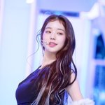 장원영은 <b>예전</b>에 복근이 예뻤어