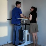 ‘하반신 마비’ <b>박위</b>, 기계 힘 빌려 벌떡... 송지은 감격