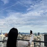 함께 머문 시간”…신예은, 여름 <b>도심</b>의 자유→고요한 일상의 전율