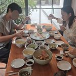 '60억家' 이효리, 친정과 주말 식사..훈남 조카와 환한 <b>미소</b>