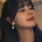 여운이 길게 번진 오후”…이선빈, <b>흐릿</b>한 미소→잔잔한 감성 포착