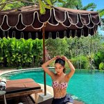 김희정, 무더운 여름 화끈하게...딸기 비키니로 뽐낸 '핫보디'