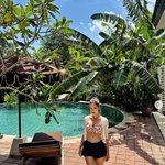 '발리 여신' 김희정, 비키니 입고 뽐낸 글래머 몸매