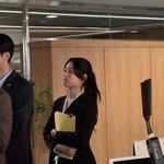 '청순 끝판왕' 정채연, 수트 입고 '신입 변호사'로 완벽 변신