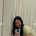 신민아, 예뻐서 신나..장난 가득 러블리 셀카