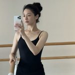  거울 셀카로 드러낸 발레복 자태..종잇장 몸매 눈길[스타<b>IN</b>]