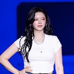 트와이스 정연, 아픔 딛고 되찾은 건강미‥롤라팔루자 <b>시카고</b> 압도