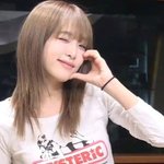 최예나 이게 웬걸? <b>레몬</b>주 모델 발탁 “눈물 맺힐 정도의 상큼함...