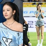 안유진, <b>축구장</b> 런웨이 만든 오프숄더룩‥스포티美 터졌다