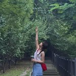 [댓글부탁해] 초록 숲길에 녹아든 하루”…최유정, 서늘한 여름밤→감성...