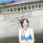 "이렇게 하얗다고?"...박보영, 감탄 부르는 '자체 <b>발광</b>' 비주얼