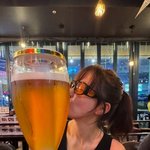 엄지원, 몸집만 한 맥주잔 들고 ‘<b>독수리</b>’ 종영 자축 “연기대상...