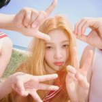 '금발' 조이 완벽 미모에 감탄…첫 솔로 변신