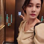 '42세 돌싱' 안현모, <b>거울샷</b> 한 장으로 충분한 아찔 미모…'아름다움...