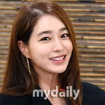 이민정, <b>유튜브</b> 구독 구걸…갑론을박 반응 "구독 취소 합니다"