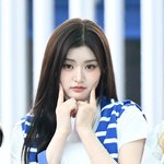 피프티피프티 아테나, 도도하게 볼콕 [포토엔<b>HD</b>]