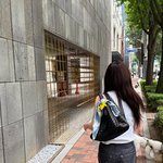 “조용한 오후, 어깨에 꽃처럼”…정채연, 여름 산책→잔잔한 설렘의...