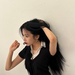 긴 머릿결에 스친 여름 오후”…문가영, 몰입의 눈빛→청량 감각