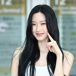 문가영, 꽃미소에 곁들인 ‘볼콕’ [포토엔<b>HD</b>]