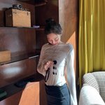 제니, 파리 여행 중 길바닥 털썩→<b>민낯</b> 쇼핑까지..털털하니 더 예뻐