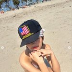 아이들 전소연, 파격 뒤태… 美해변 점령 [DA]