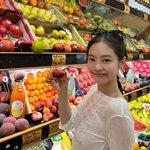 제니, 화장 지운 스물 아홉의 파리 여행..춤추며 길거리 먹방[핫피플]