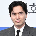 이진욱, 분노 폭발했다...무릎까지 꿇고 무슨 일? (에스콰이어)